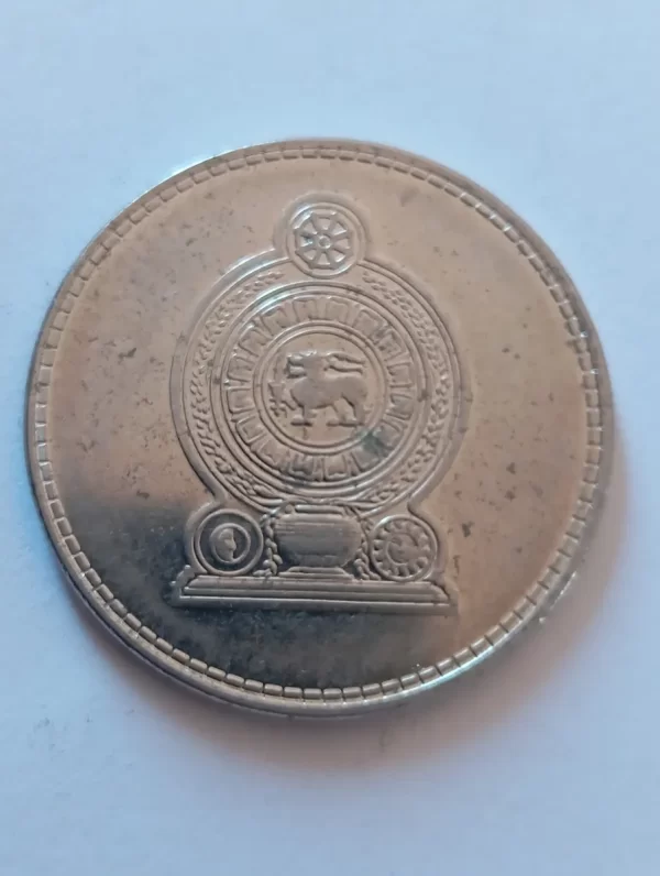 Moneda Sur Lanka 2 Rupias 2005 Escudo (&1196 (Usado) - Imagen 2