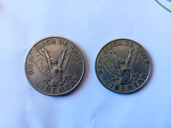 Moneda Chile 5 Y 10 Pesos 1976 Año Escaso (&1424 (Usado) - Imagen 3